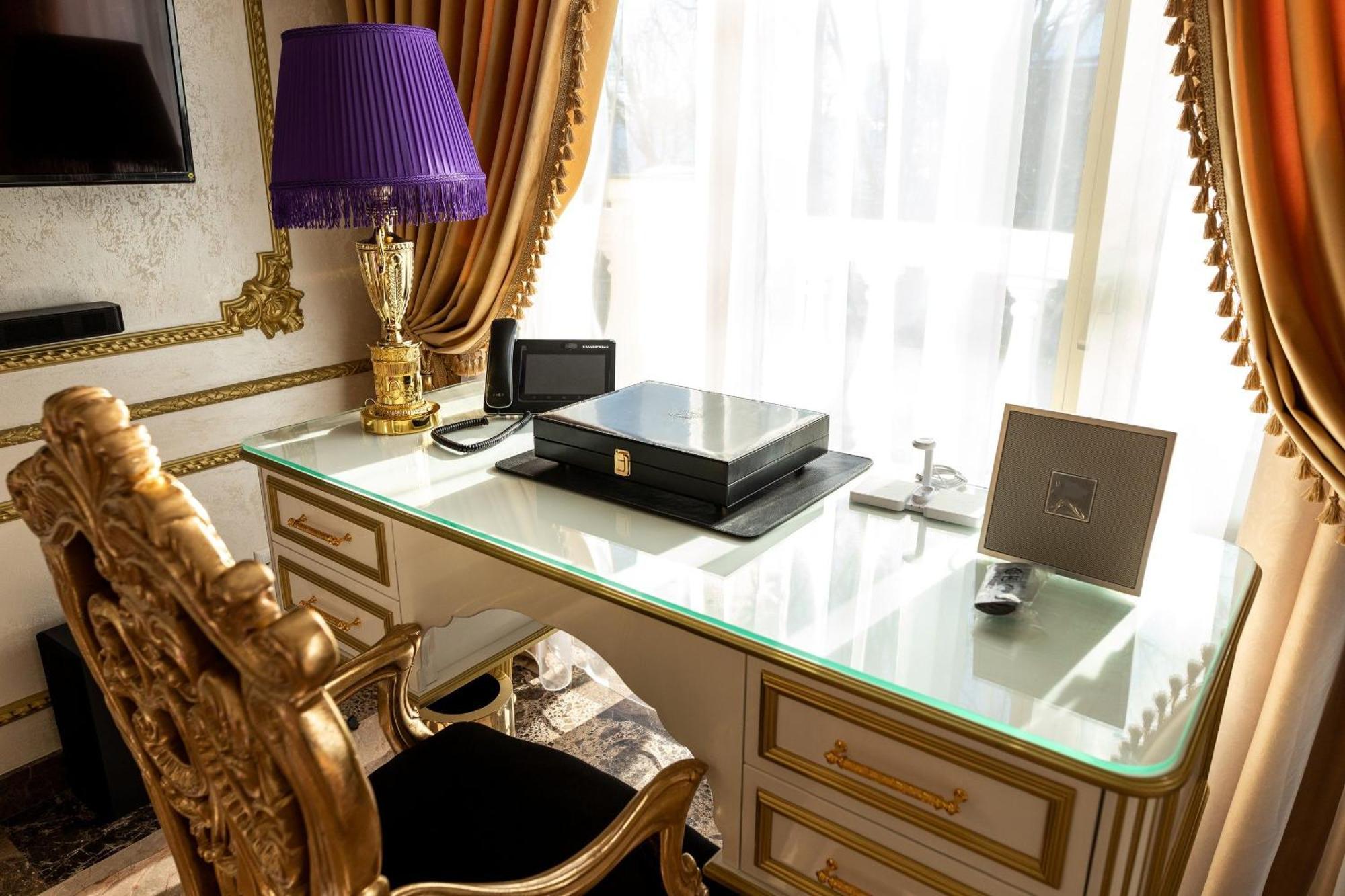 Royal Palace Luxury Hotel And Spa Khmelʼnytsʼkyy Rom bilde