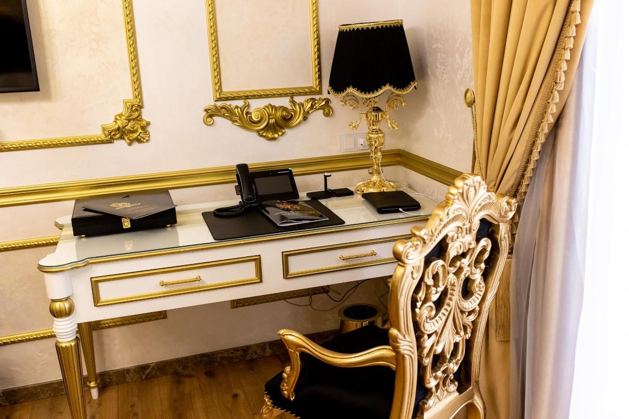Royal Palace Luxury Hotel And Spa Khmelʼnytsʼkyy Rom bilde