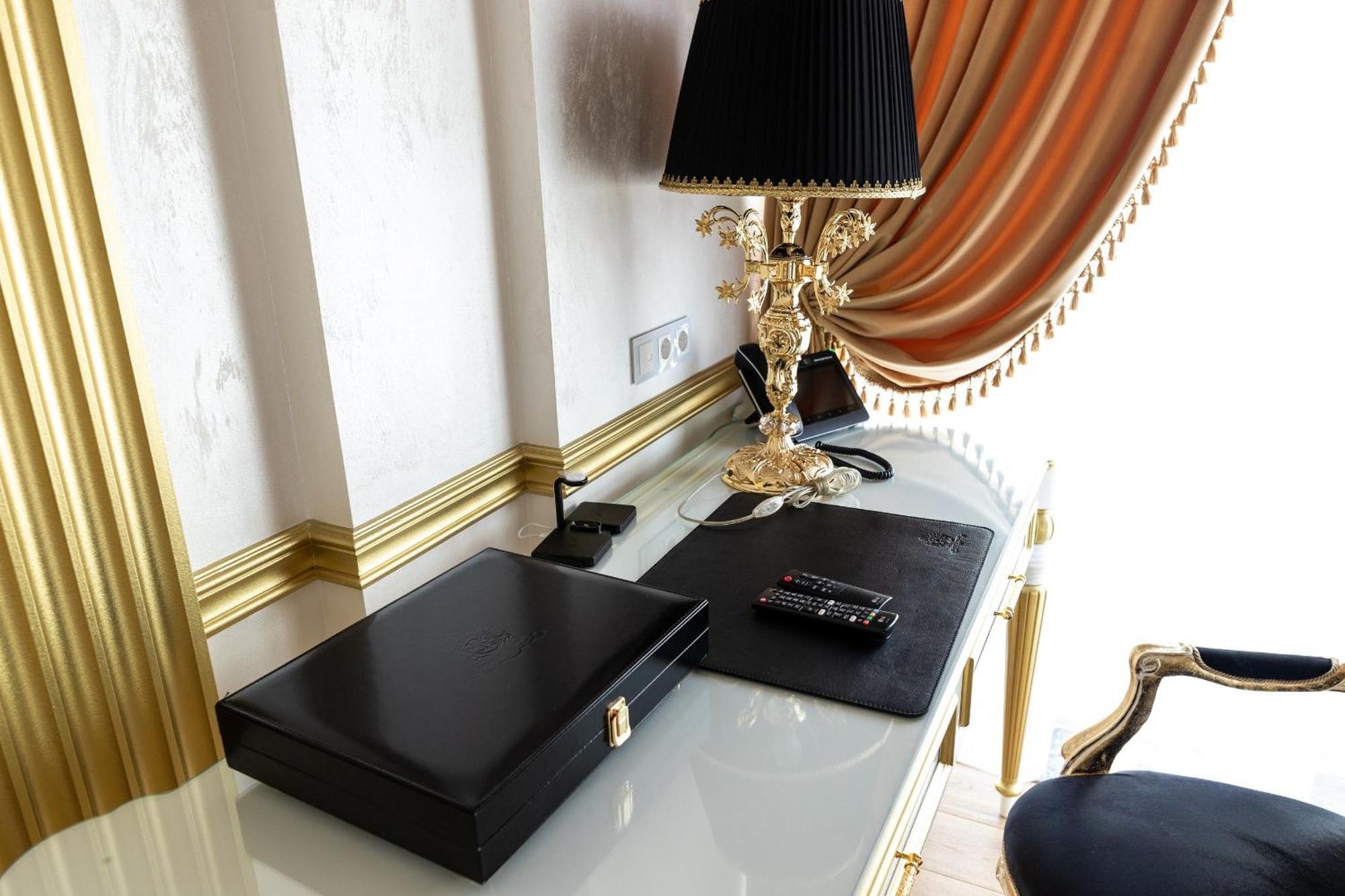 Royal Palace Luxury Hotel And Spa Khmelʼnytsʼkyy Rom bilde