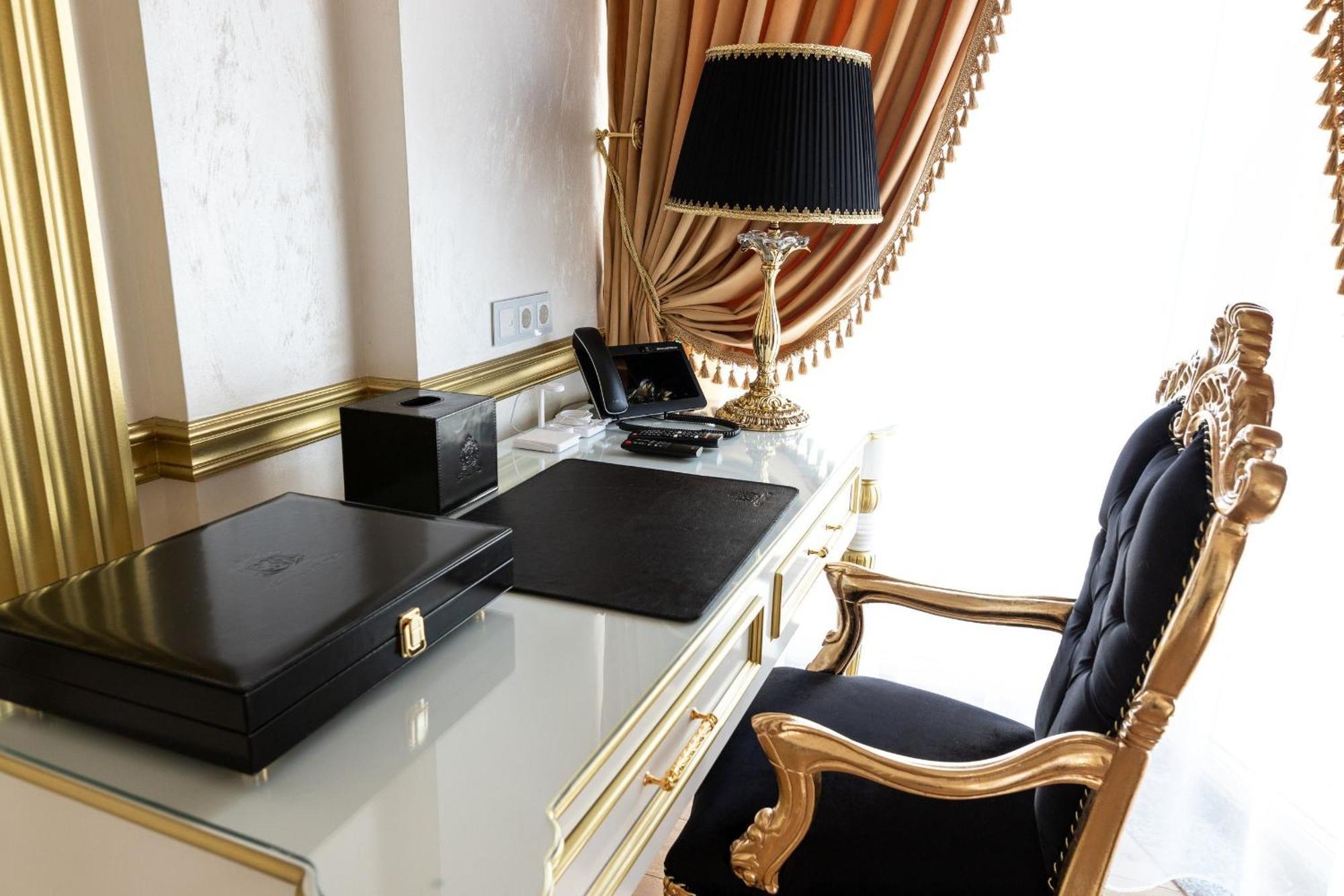 Royal Palace Luxury Hotel And Spa Khmelʼnytsʼkyy Rom bilde