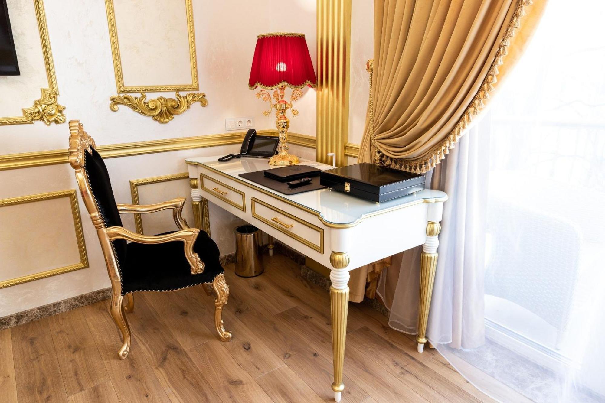 Royal Palace Luxury Hotel And Spa Khmelʼnytsʼkyy Rom bilde
